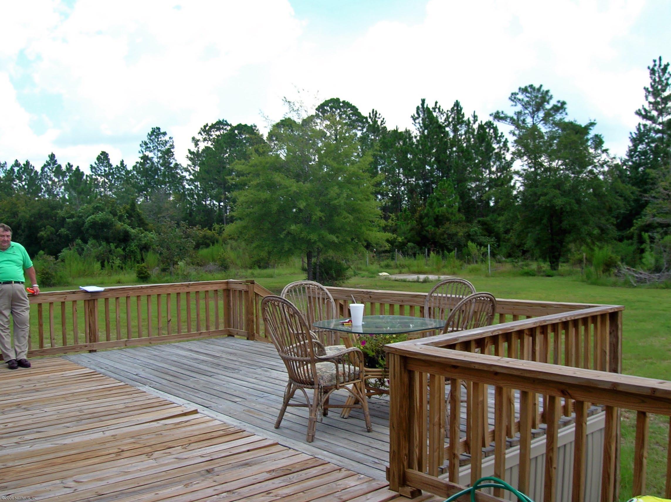 5125 Carter Spencer Road Middleburg, FL 32068 - Photo 3 of 8 Back Deck