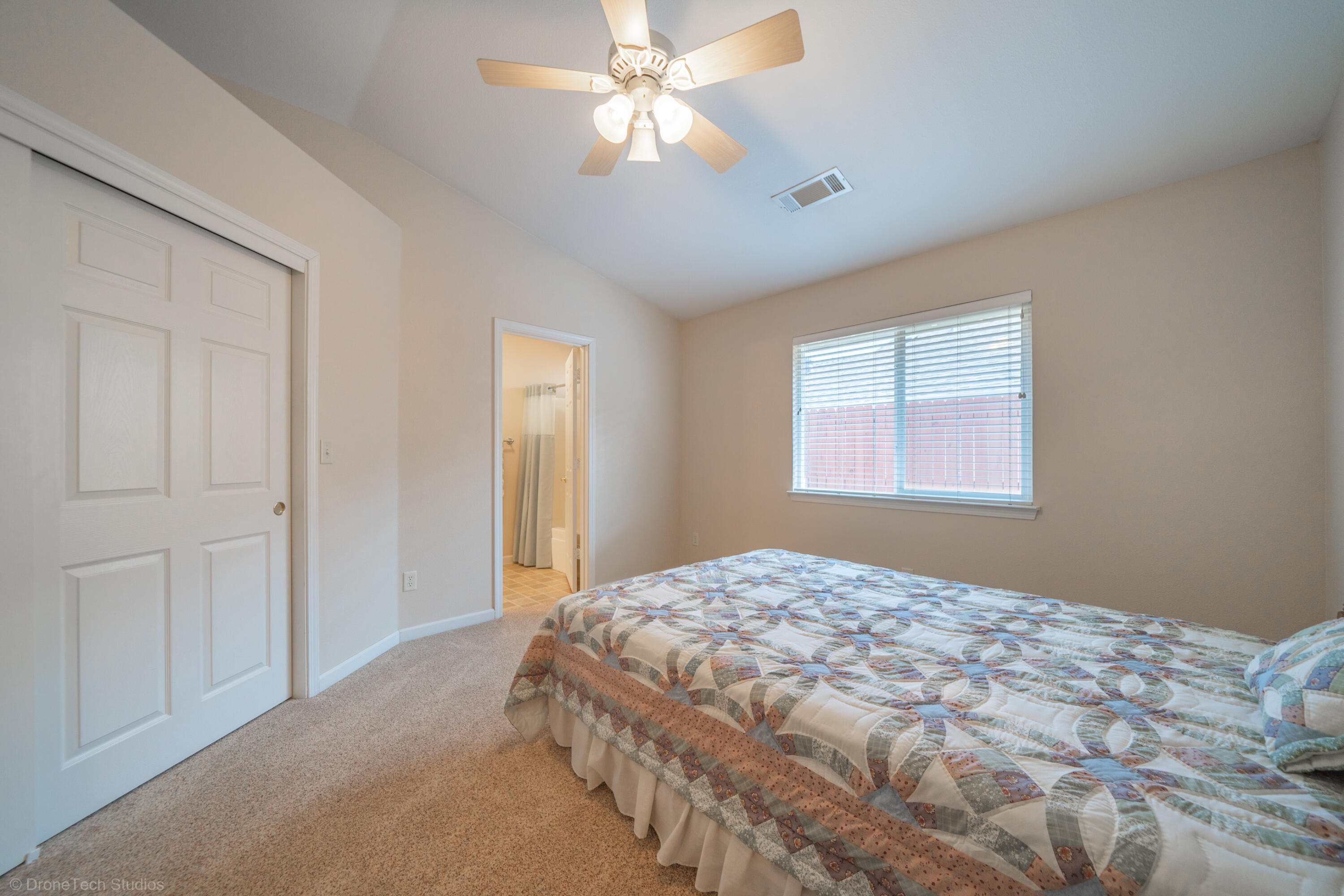 1385 Bully Choop Trail Redding, CA 96003 - Photo 16 of 36 2nd Bedroom