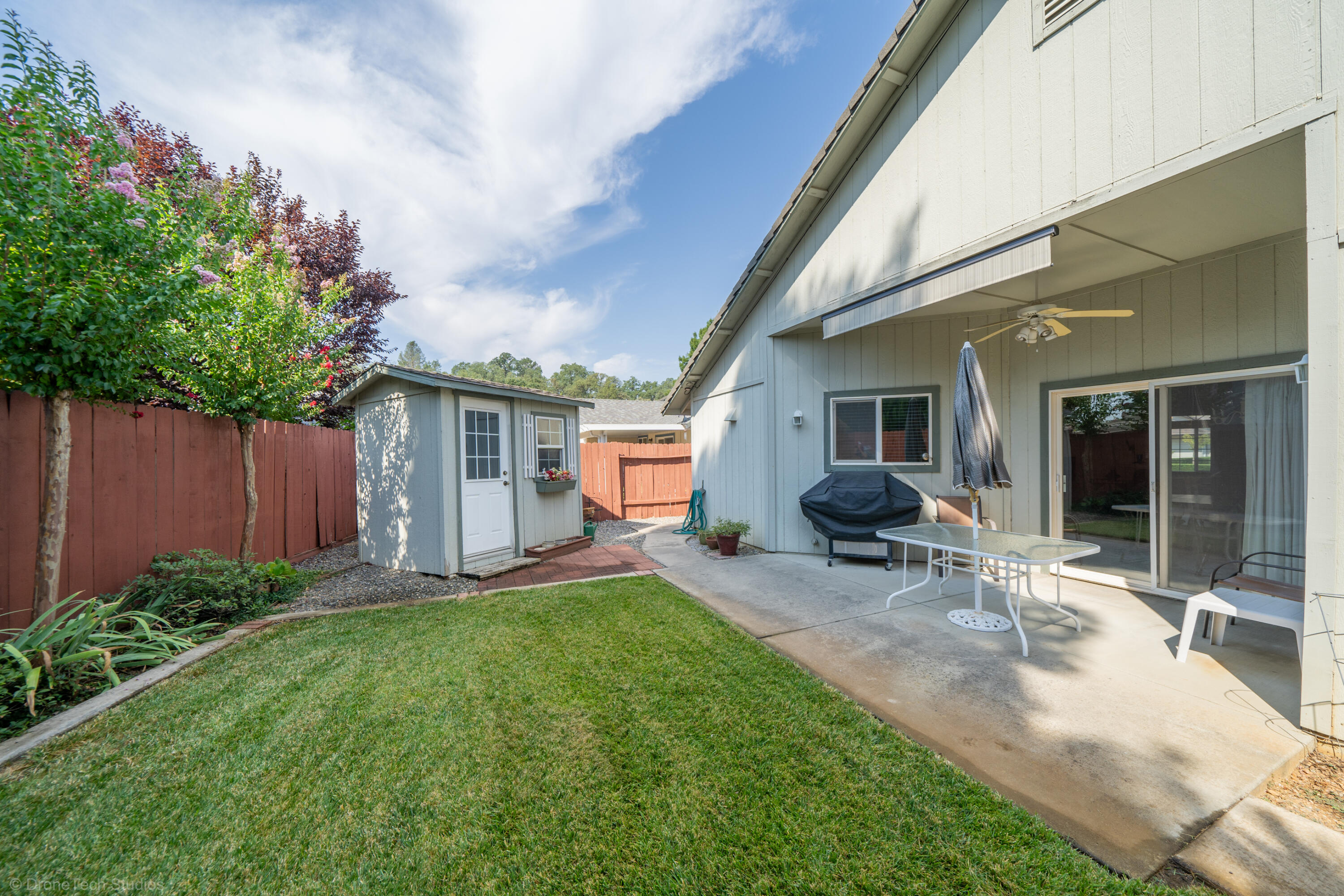 1385 Bully Choop Trail Redding, CA 96003 - Photo 20 of 36 Pretty back yard