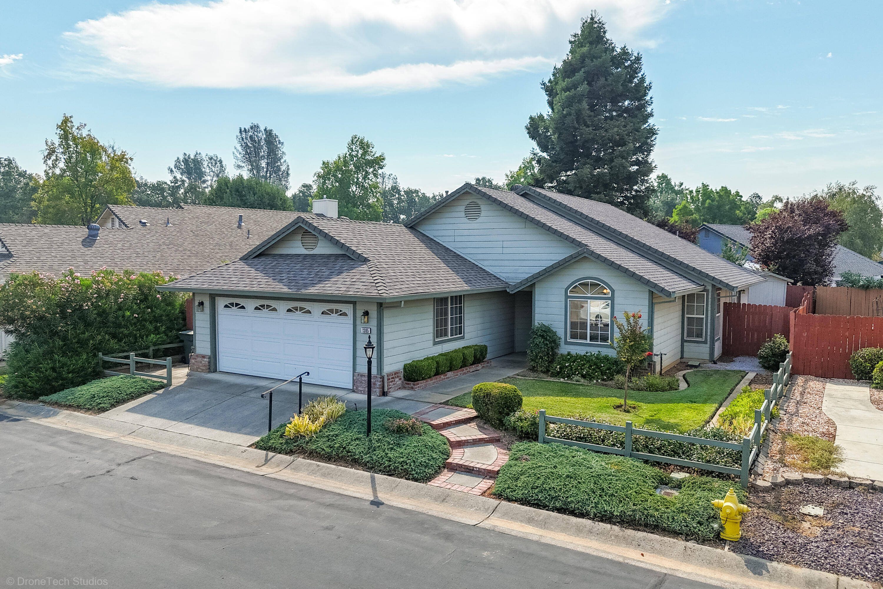 1385 Bully Choop Trail Redding, CA 96003 - Photo 30 of 36 Classy Yard