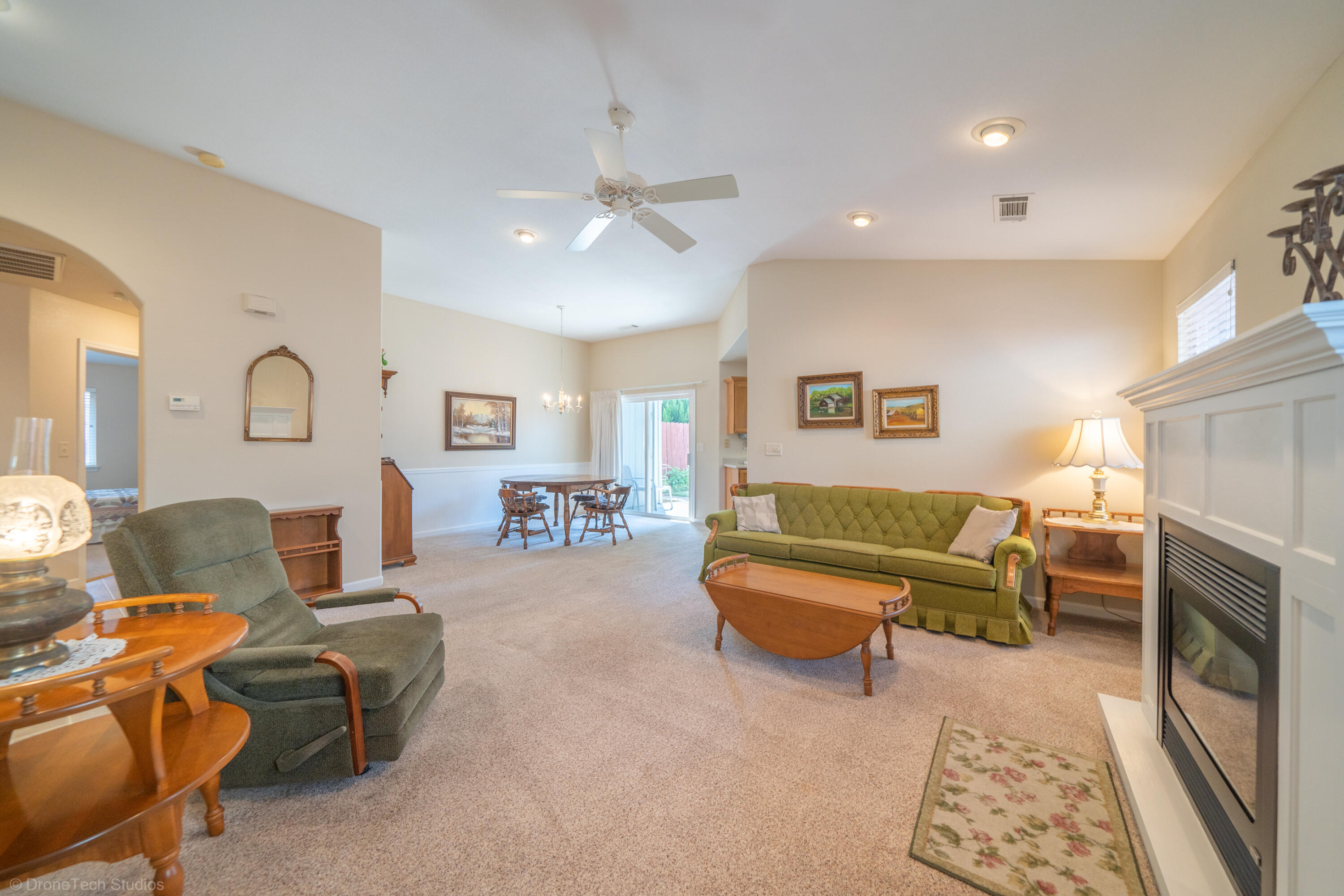 1385 Bully Choop Trail Redding, CA 96003 - Photo 7 of 36 Living Room & gas Fireplace