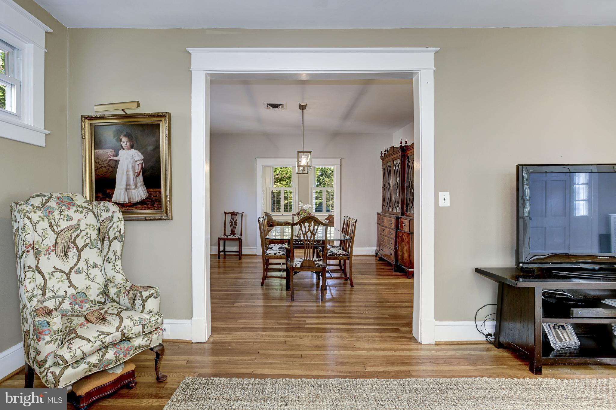 1109 Russell Road Alexandria, VA 22301 - Photo 14 of 50 Wide cased opening leads to dining room