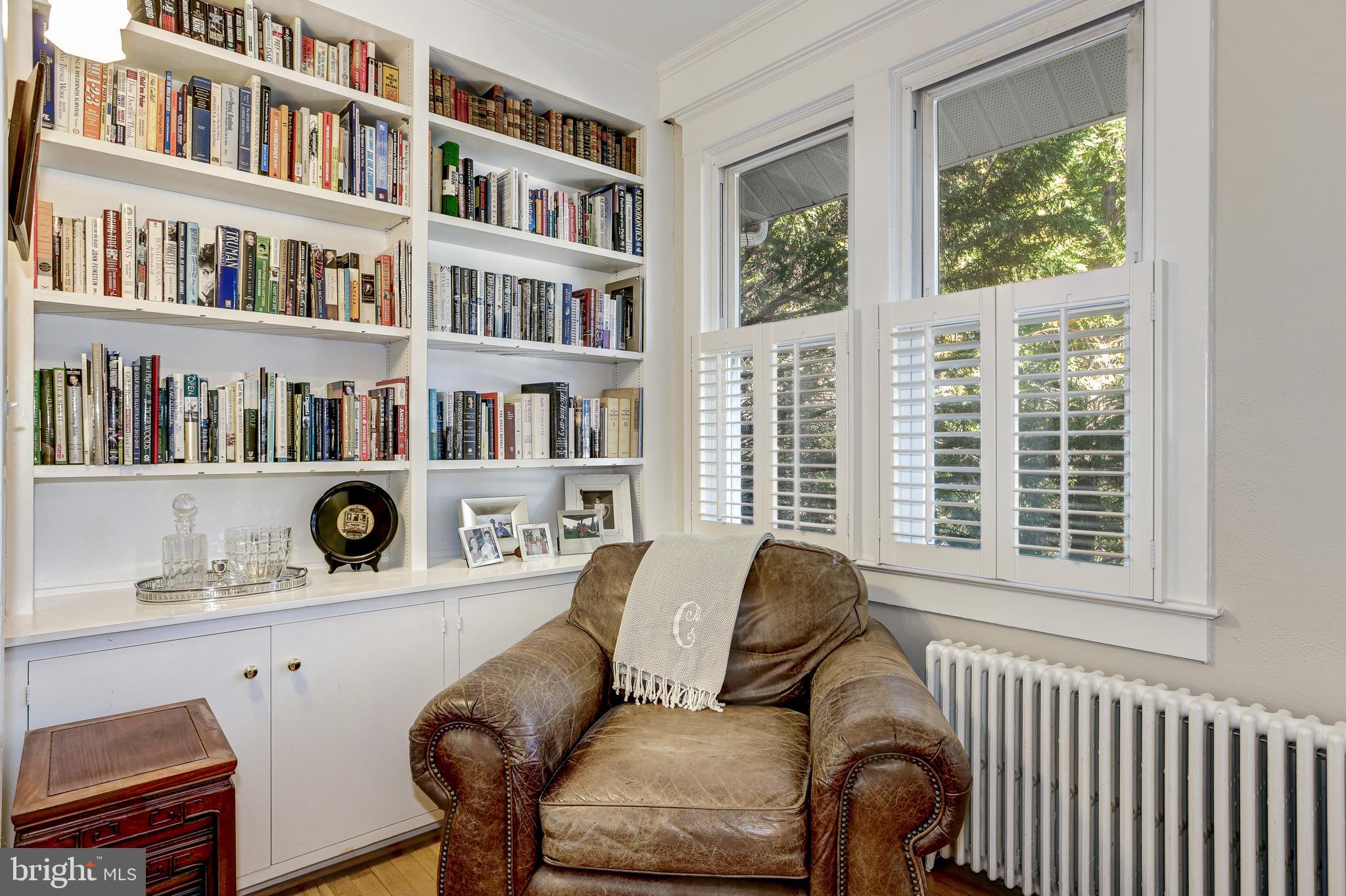 1109 Russell Road Alexandria, VA 22301 - Photo 20 of 50 Library or office