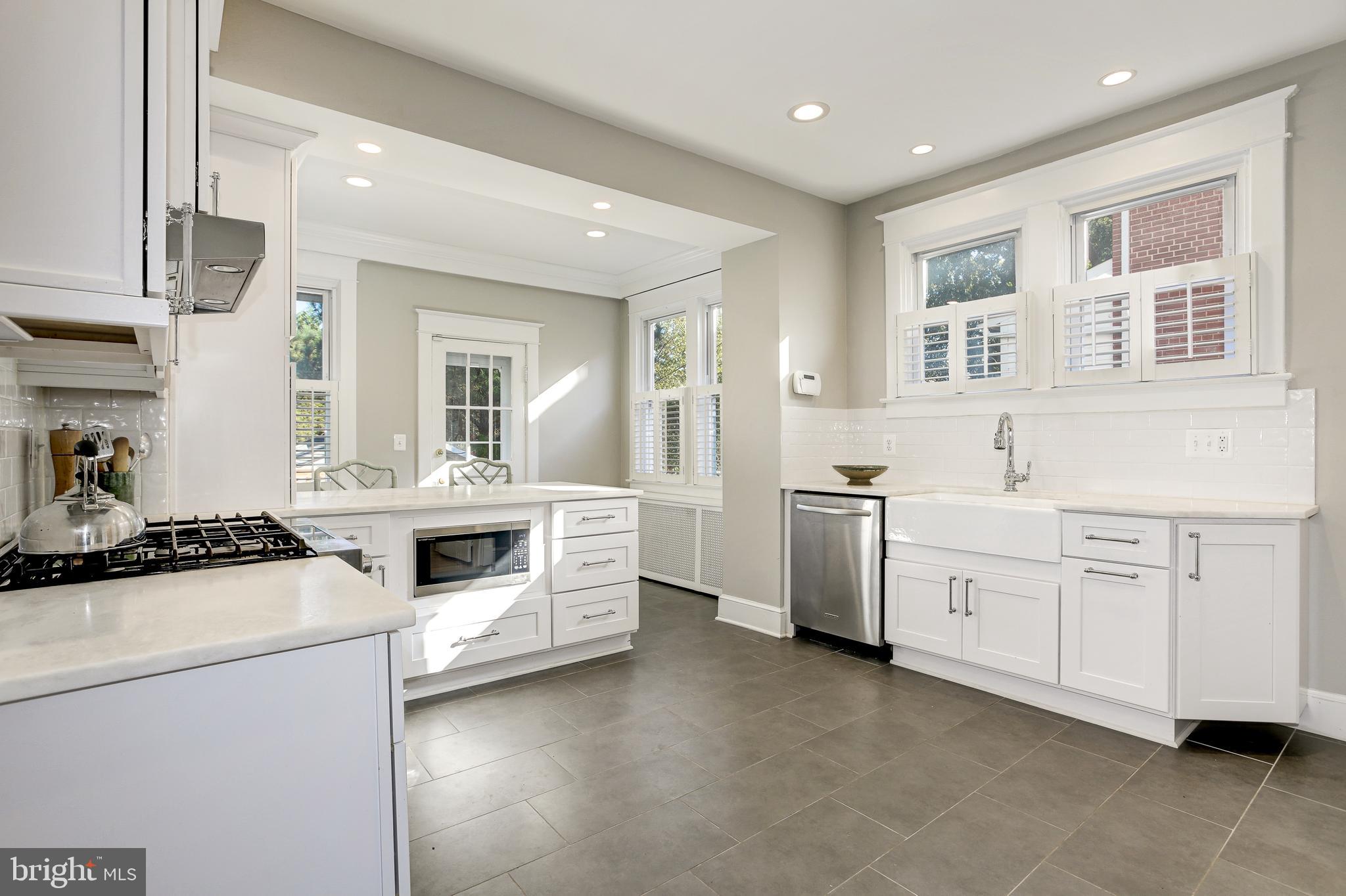 1109 Russell Road Alexandria, VA 22301 - Photo 22 of 50 Fantastic kitchen remodeled in 2019