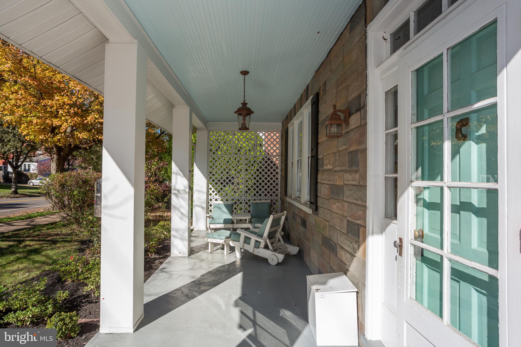 1109 Russell Road Alexandria, VA 22301 - Photo 4 of 50 Front porch