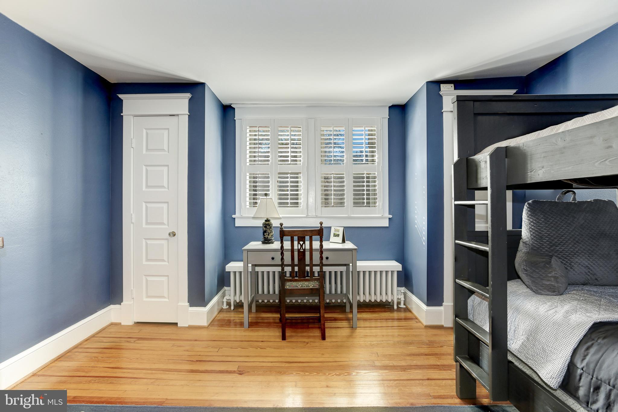 1109 Russell Road Alexandria, VA 22301 - Photo 34 of 50 Spacious room with 2 closets