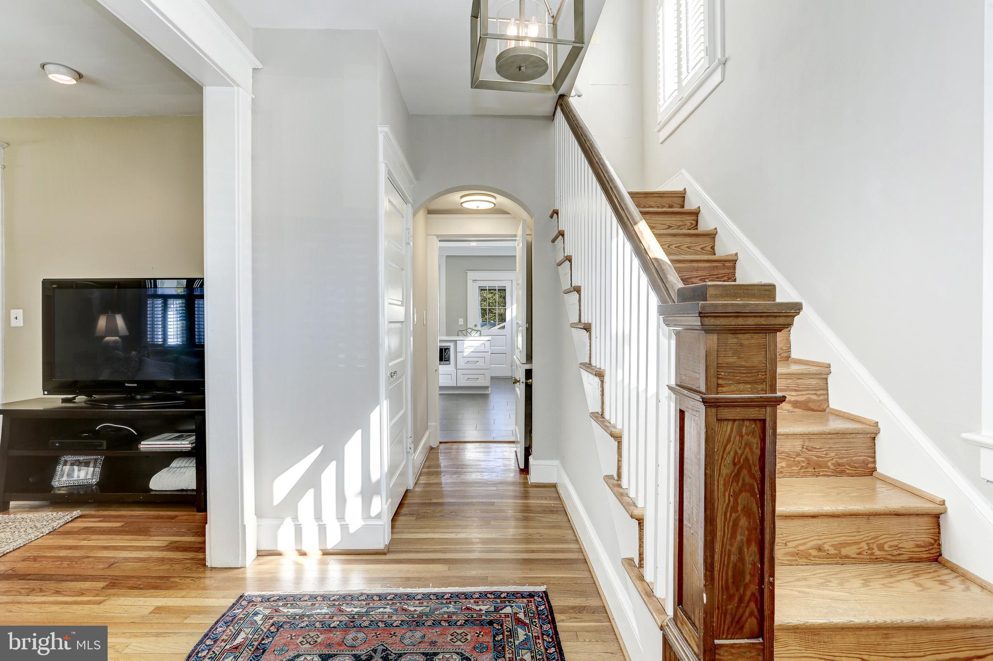 1109 Russell Road Alexandria, VA 22301 - Photo 6 of 50 Coat closet in foyer