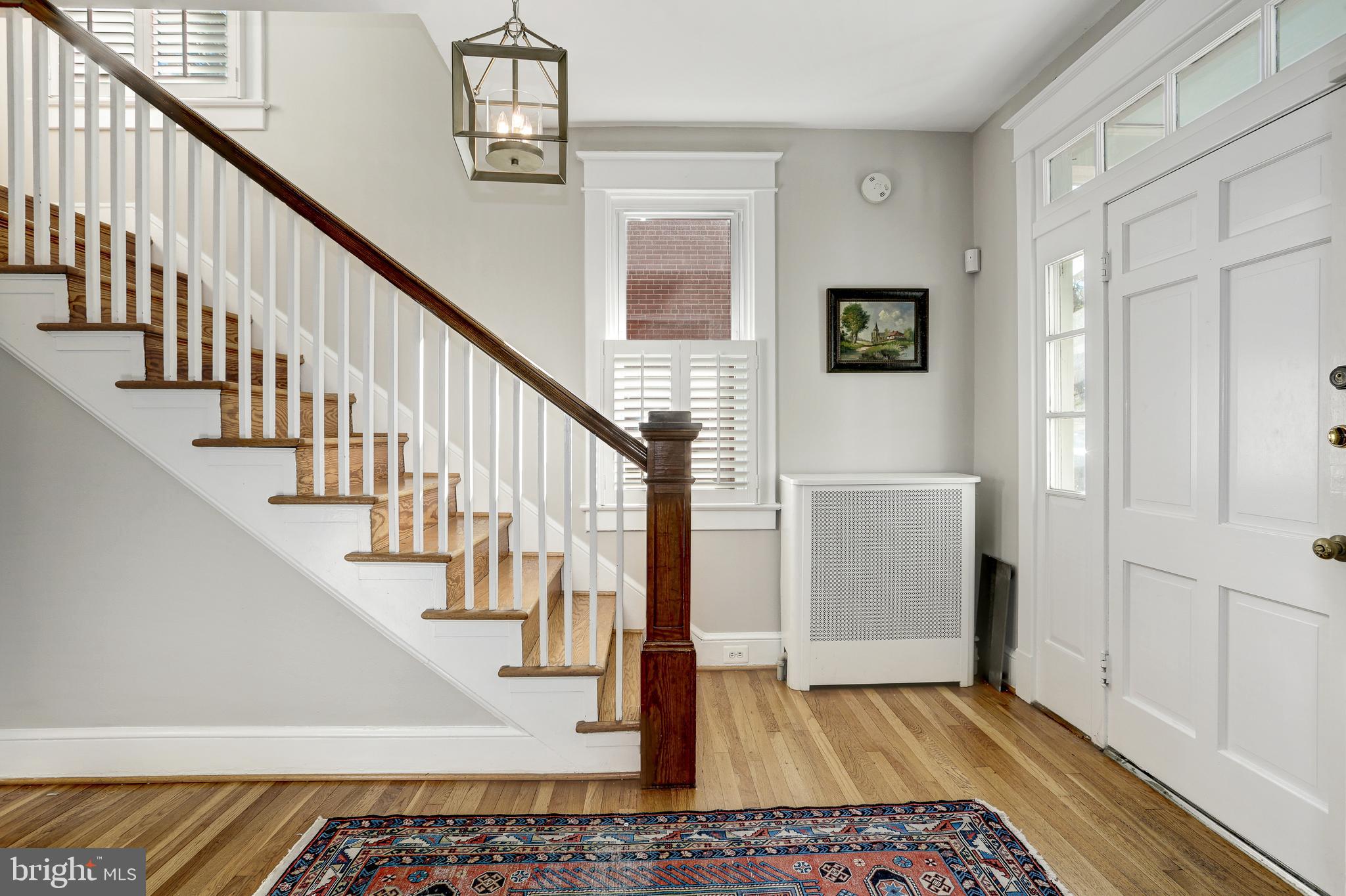 1109 Russell Road Alexandria, VA 22301 - Photo 7 of 50 Foyer