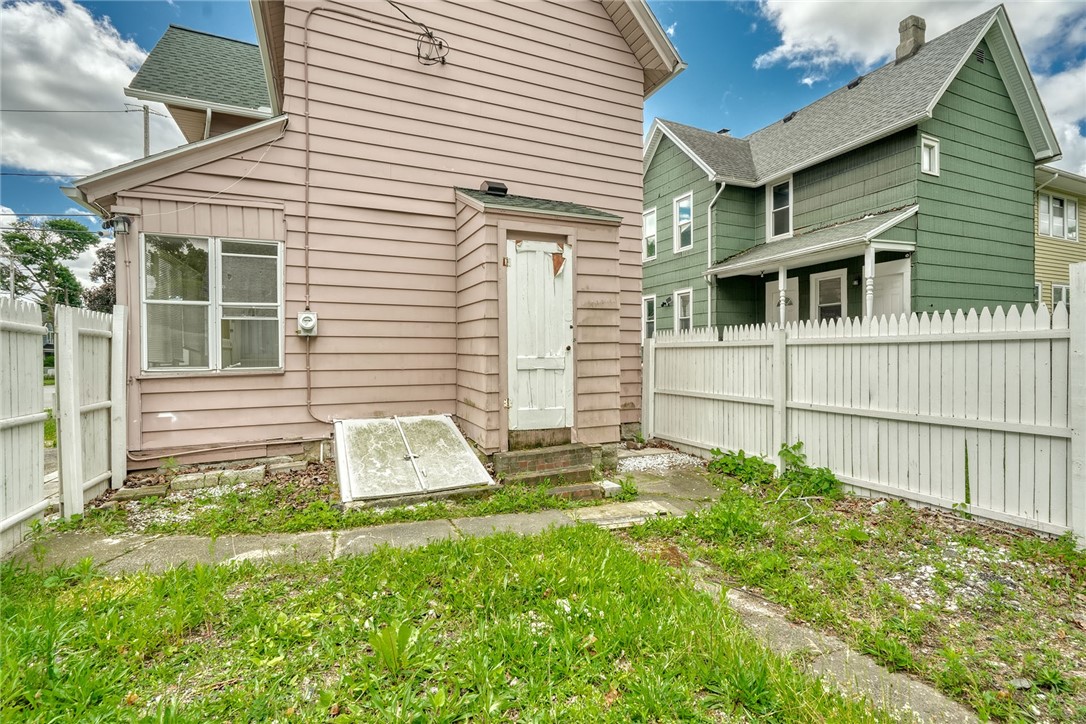 498 Emerson Street Rochester, NY 14613 - Photo 30 of 39