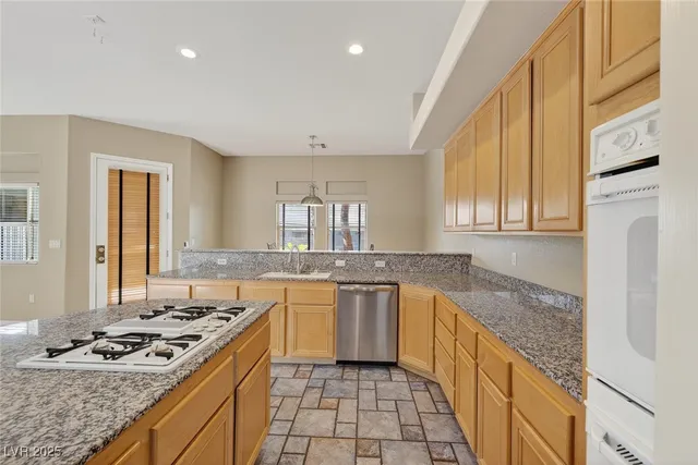 $2,750 | 3769 Erva Street, Las Vegas, NV 89147