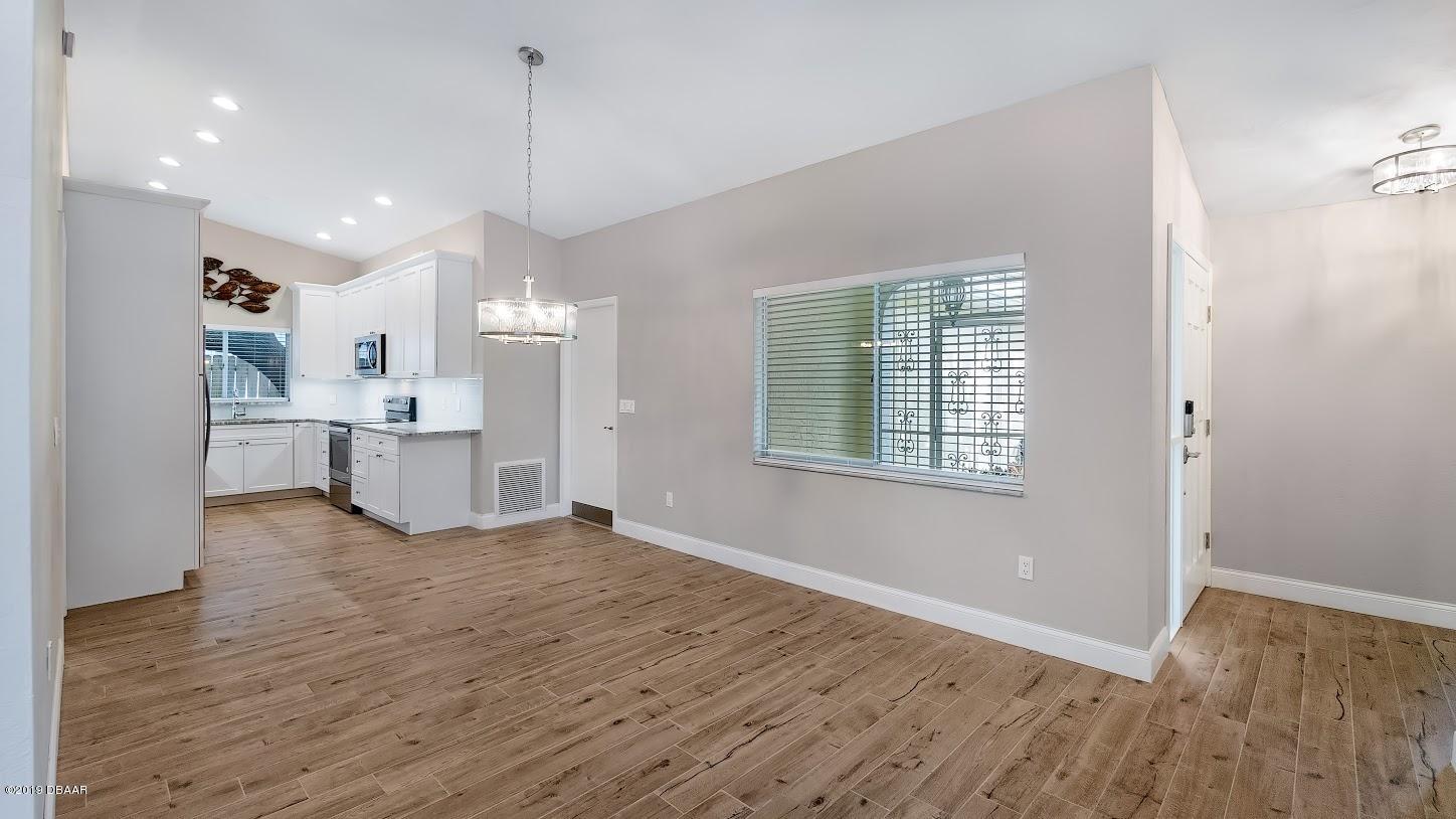 73 Glenview Avenue Ponce Inlet, FL 32127 - Photo 11 of 36 Dining room