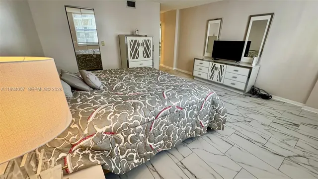 $2,193 | 1865 South Ocean Drive, Unit 11B, Hallandale Beach, FL 33009