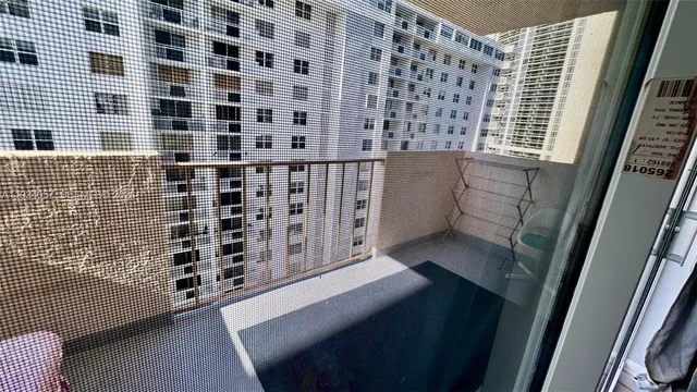 $2,193 | 1865 South Ocean Drive, Unit 11B, Hallandale Beach, FL 33009