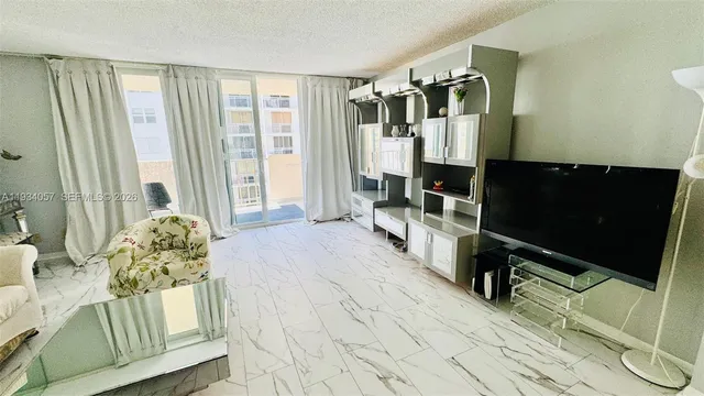 $2,193 | 1865 South Ocean Drive, Unit 11B, Hallandale Beach, FL 33009