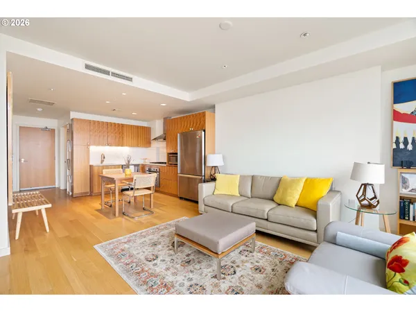 $385,000 | 3570 South River Parkway, Unit 1305, Portland, OR 97239