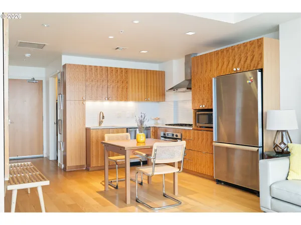 $385,000 | 3570 South River Parkway, Unit 1305, Portland, OR 97239