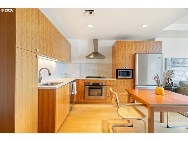 $385,000 | 3570 South River Parkway, Unit 1305, Portland, OR 97239