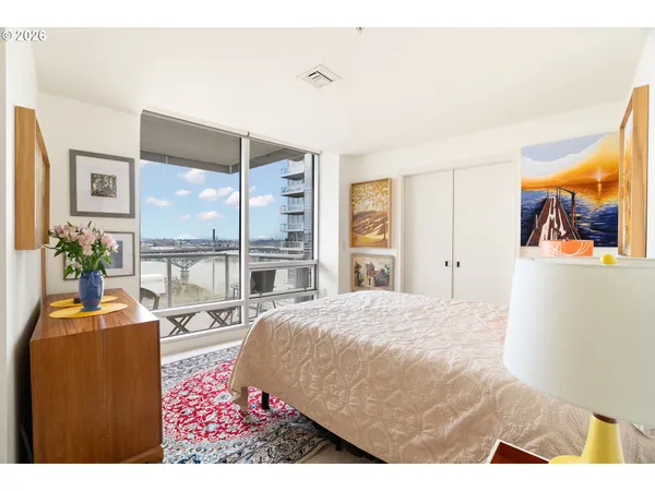 $385,000 | 3570 South River Parkway, Unit 1305, Portland, OR 97239