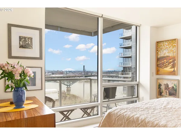 $385,000 | 3570 South River Parkway, Unit 1305, Portland, OR 97239