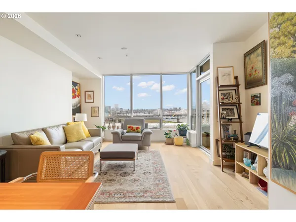 $385,000 | 3570 South River Parkway, Unit 1305, Portland, OR 97239