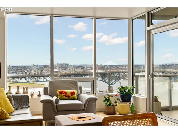 $385,000 | 3570 South River Parkway, Unit 1305, Portland, OR 97239