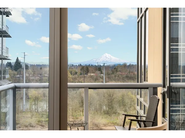 $385,000 | 3570 South River Parkway, Unit 1305, Portland, OR 97239