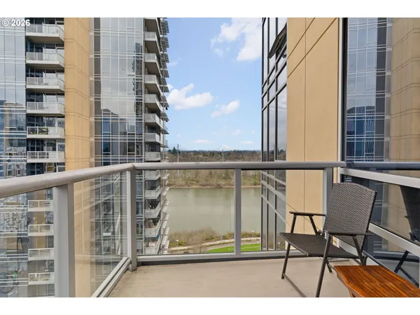 $385,000 | 3570 South River Parkway, Unit 1305, Portland, OR 97239
