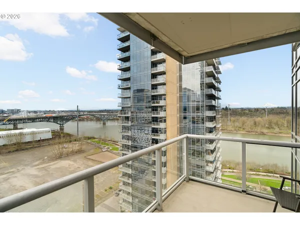 $385,000 | 3570 South River Parkway, Unit 1305, Portland, OR 97239