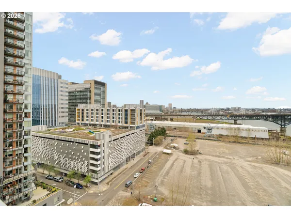 $385,000 | 3570 South River Parkway, Unit 1305, Portland, OR 97239