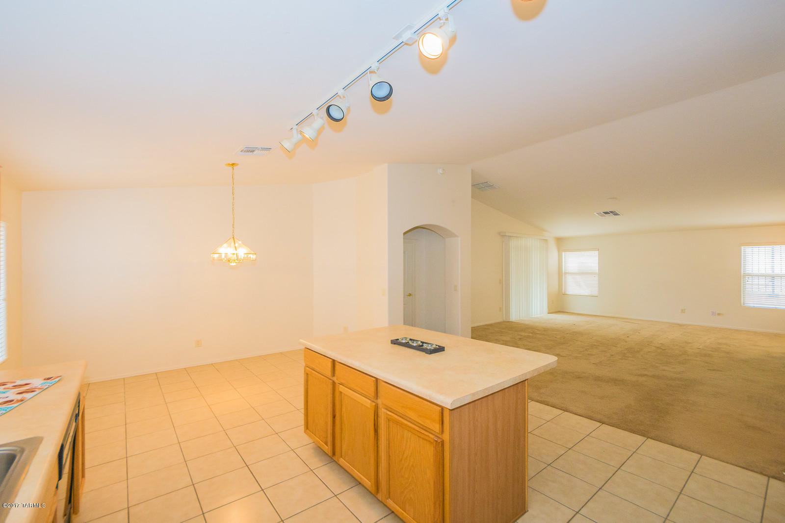 10886 South Arrowhead Spring Drive Vail, AZ 85641 - Photo 4 of 19