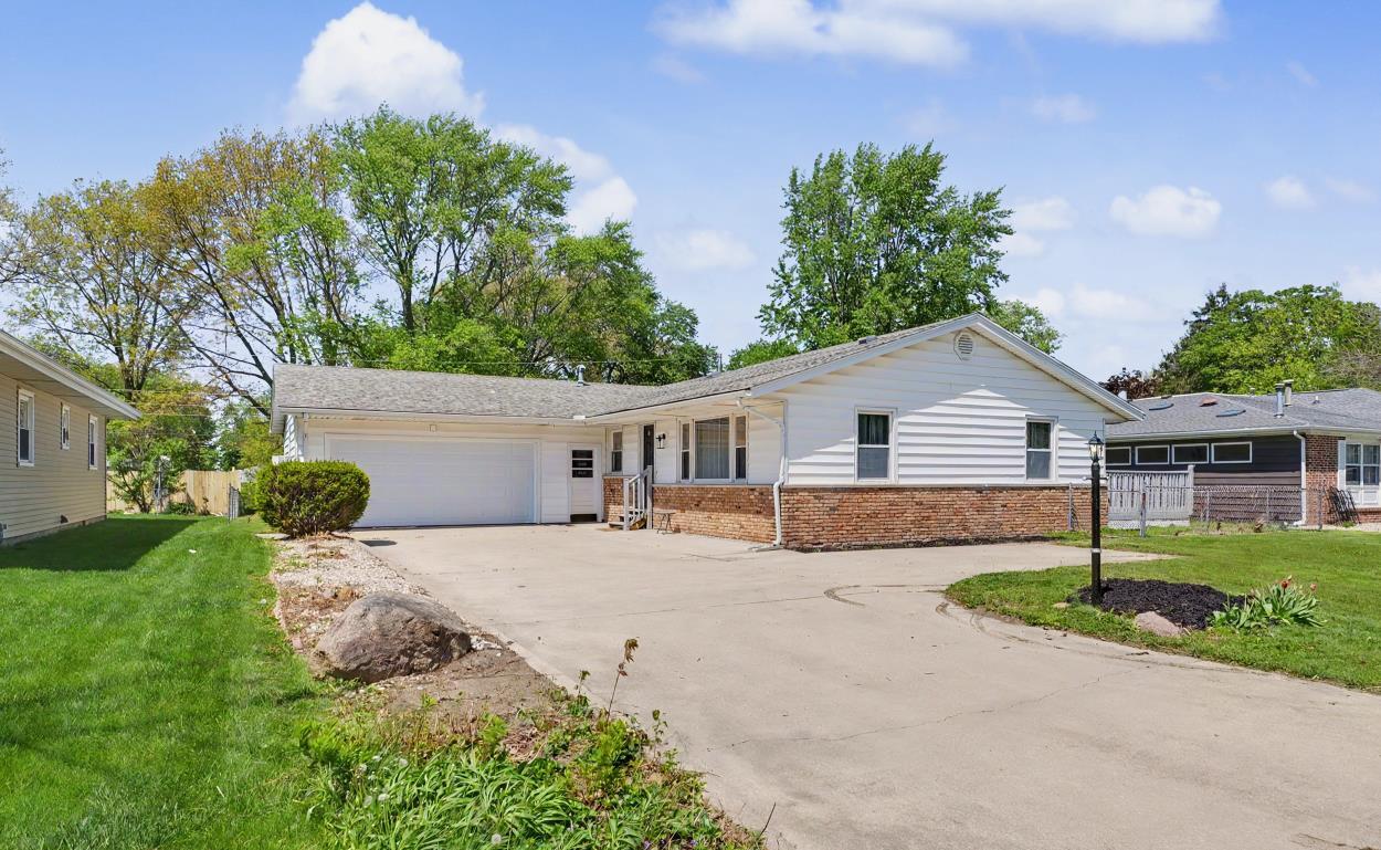 2609 Brownfield Road Urbana, IL 61802 - Photo 1 of 17
