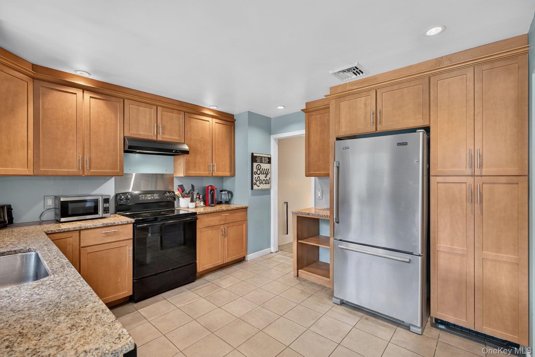 9 Debra Hill Road Poughkeepsie, NY 12603 - Photo 12 of 49 Gallery Image 12
