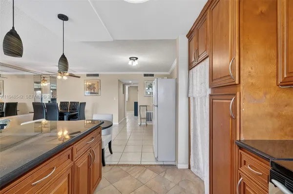 $199,900 | 2731 Northeast 14th Street, Unit 919, Pompano Beach, FL 33062