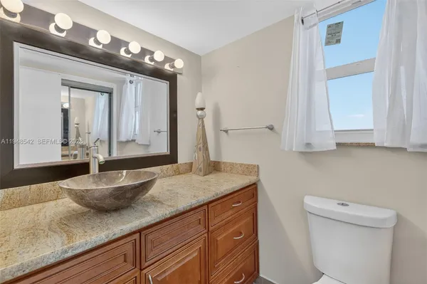 $199,900 | 2731 Northeast 14th Street, Unit 919, Pompano Beach, FL 33062