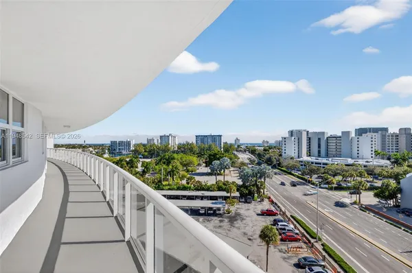 $199,900 | 2731 Northeast 14th Street, Unit 919, Pompano Beach, FL 33062