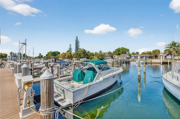 $199,900 | 2731 Northeast 14th Street, Unit 919, Pompano Beach, FL 33062