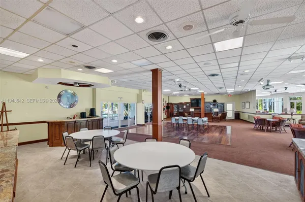 $199,900 | 2731 Northeast 14th Street, Unit 919, Pompano Beach, FL 33062