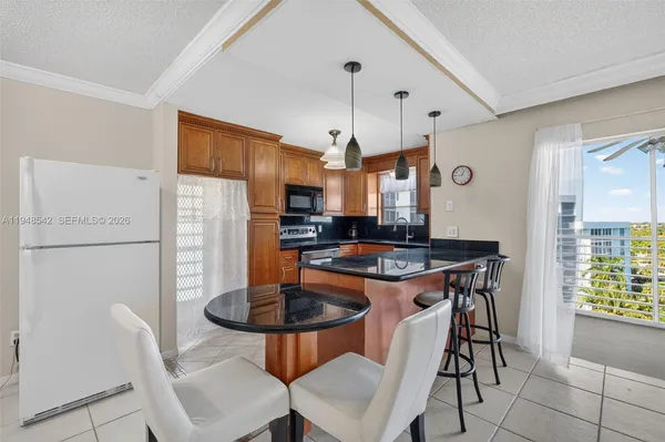 $199,900 | 2731 Northeast 14th Street, Unit 919, Pompano Beach, FL 33062