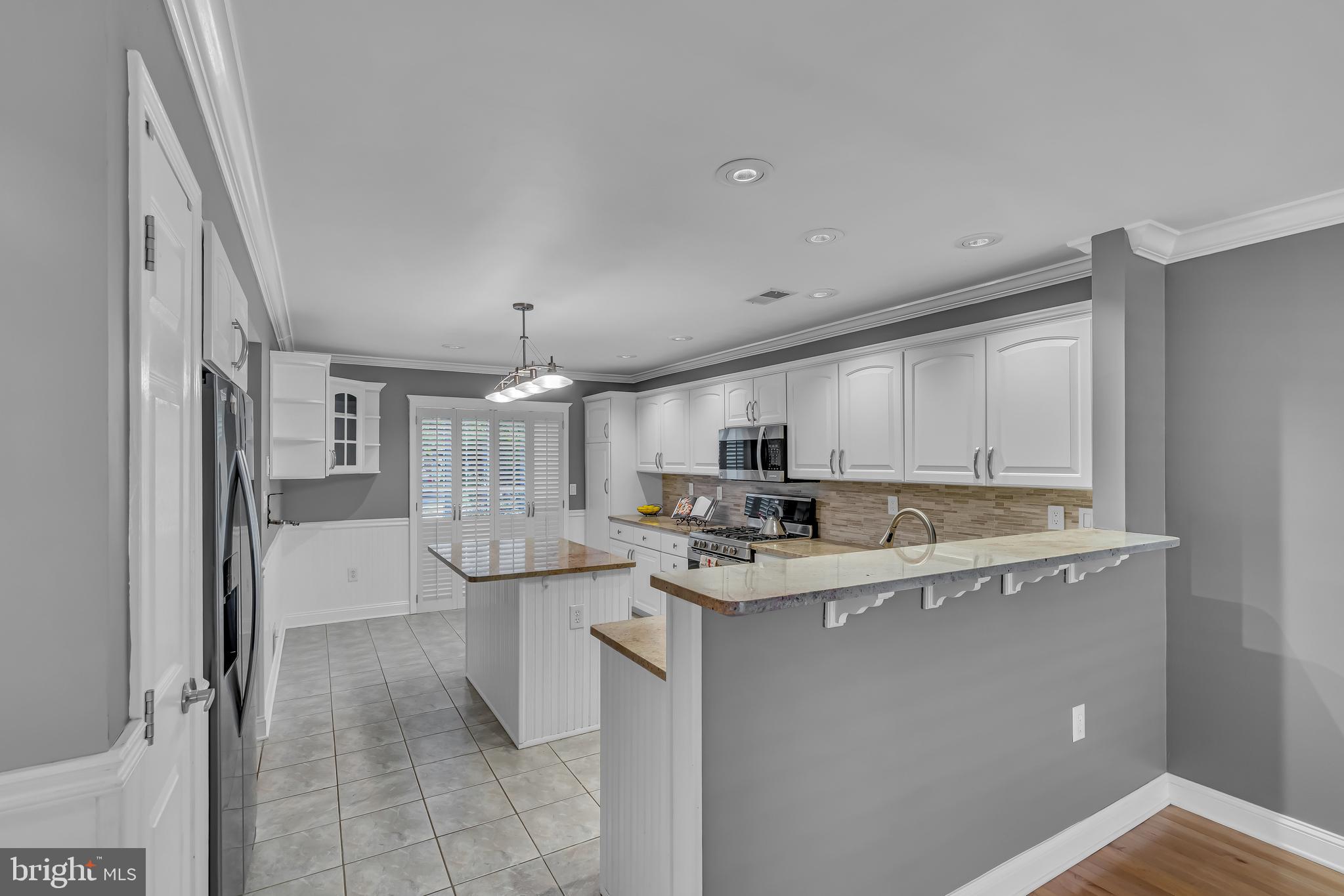 300 Watkins Road Pennington, NJ 08534 - Photo 5 of 19 Eat-In Kitchen