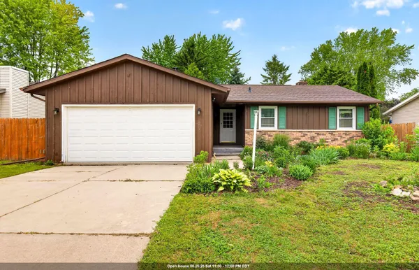 $279,900 | 121 Alexander Drive, Neenah, WI 54956