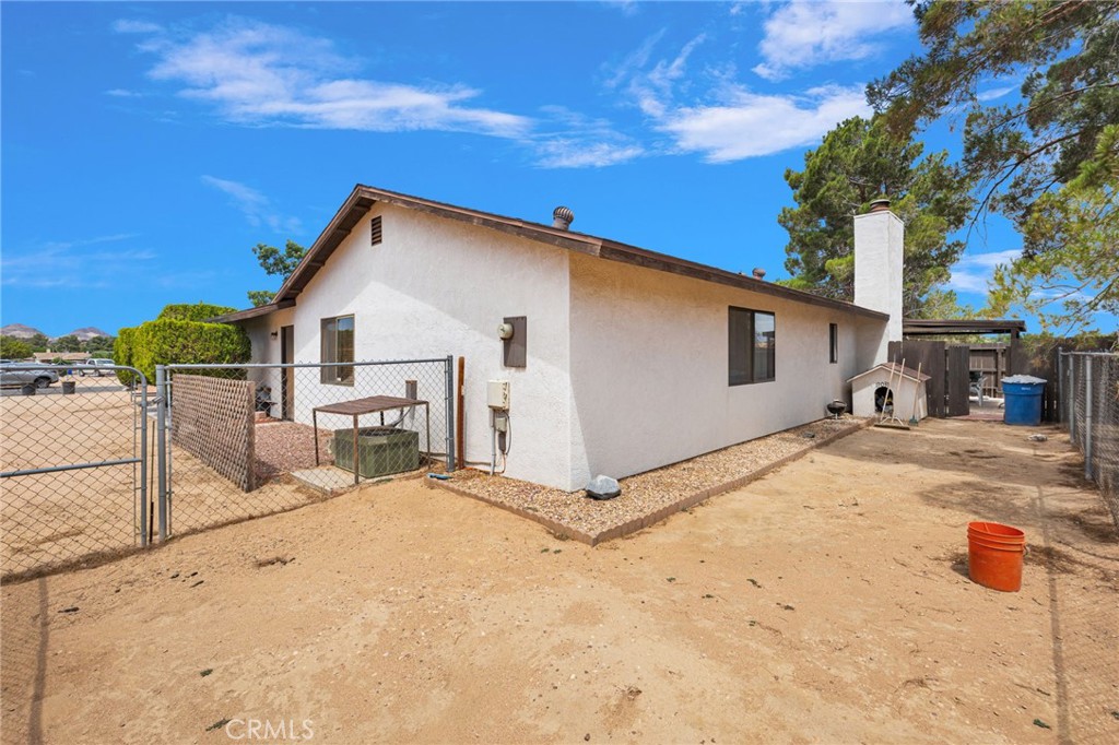 19031 Shoshonee Road Apple Valley, CA 92307 - Photo 36 of 43