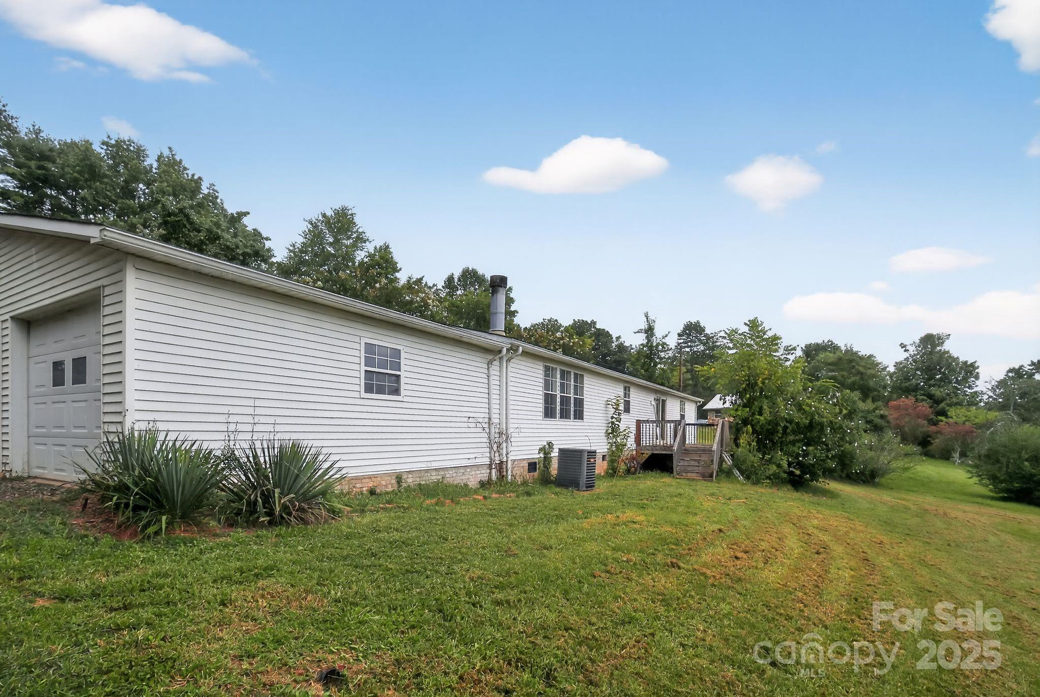 2 Yellow Roses Lane Leicester, NC 28748 - Photo 2 of 16
