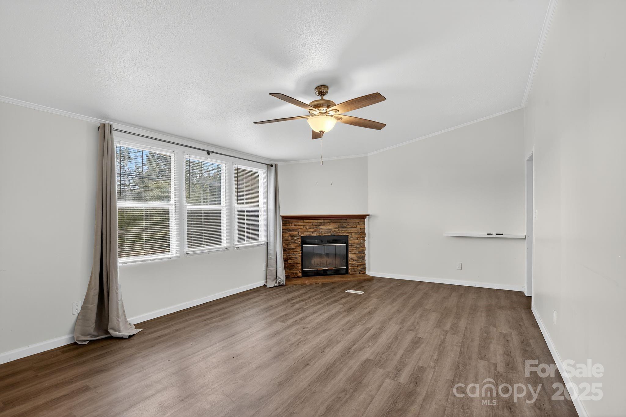 2 Yellow Roses Lane Leicester, NC 28748 - Photo 3 of 16
