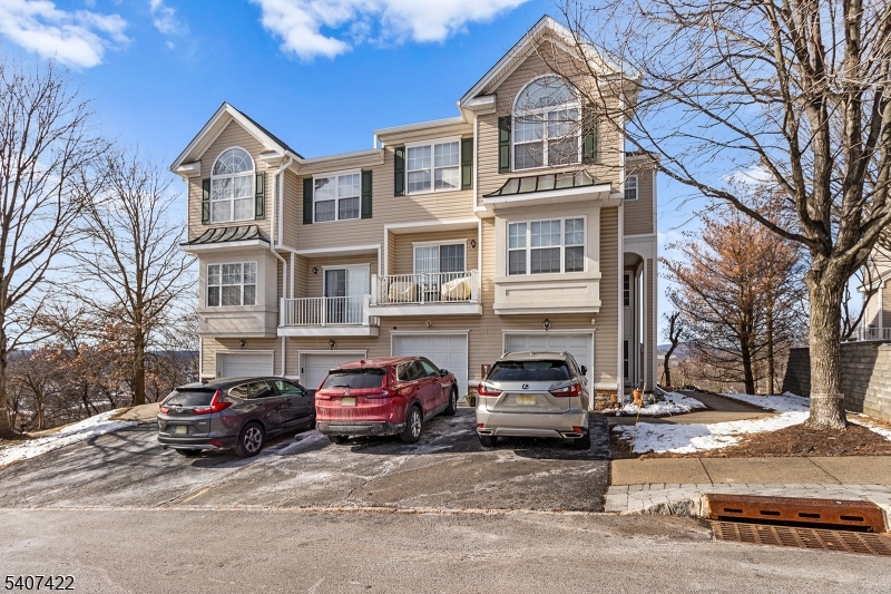 124 Ridge Drive Pompton Lakes, NJ 07442 - Photo 2 of 32 a building view