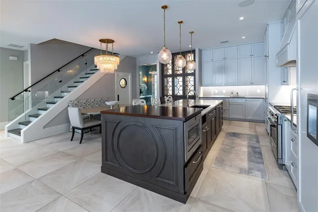 $2,399,000 | 851 Park Lake Court, Orlando, FL 32803