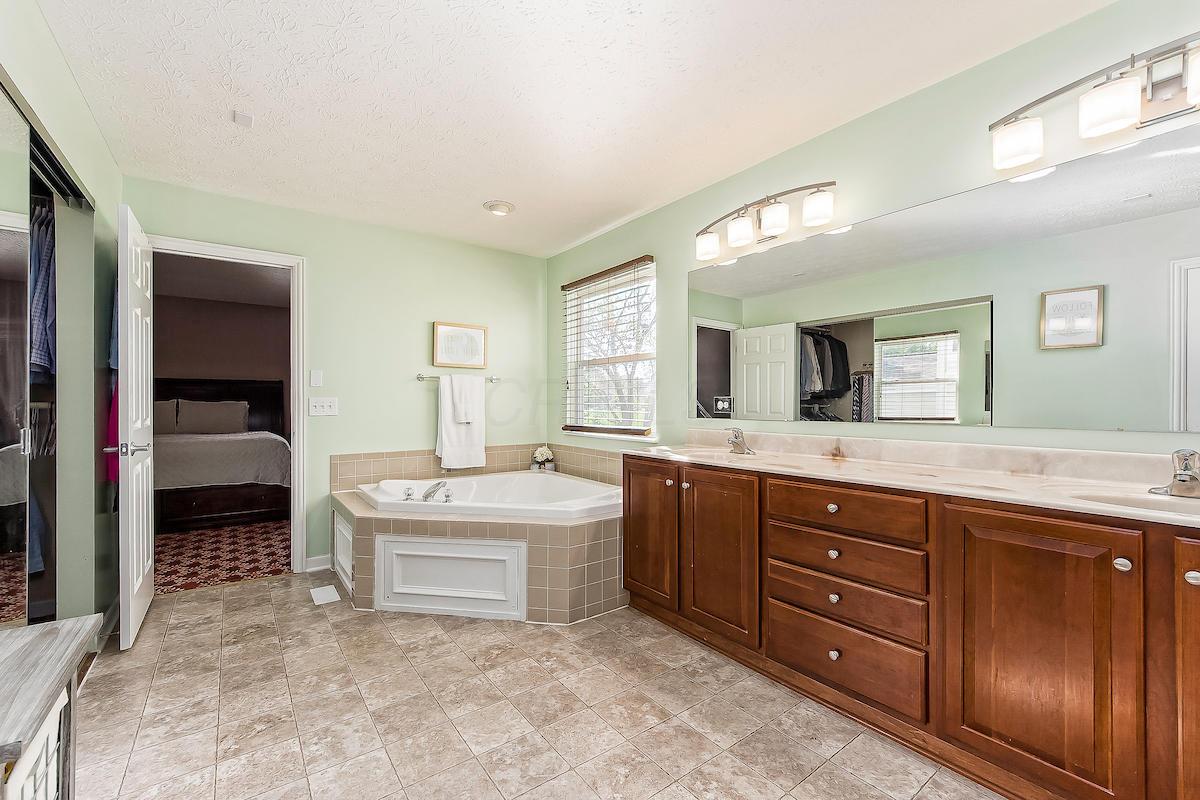 161 Rivers Edge Way Columbus, OH 43230 - Photo 22 of 47