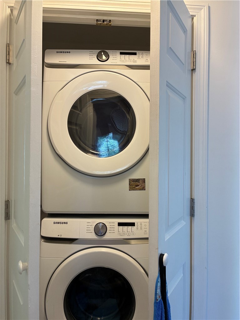 47 North Road Jamestown, RI 02835 - Photo 22 of 27 Unit A Washer Dryer unit