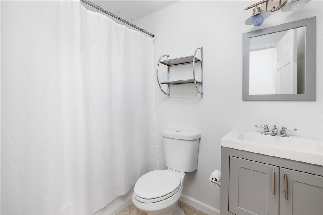 47 North Road Jamestown, RI 02835 - Photo 9 of 27 Second Floor bathroom