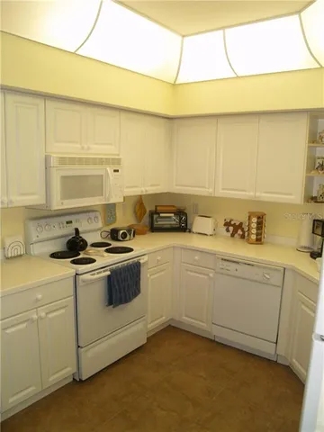 $3,000 | 6333 Bay Cedar Lane, Unit 101, Bradenton, FL 34203