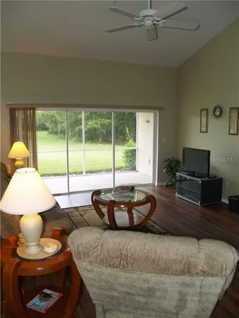 $3,000 | 6333 Bay Cedar Lane, Unit 101, Bradenton, FL 34203